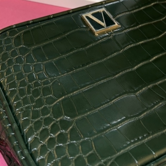 Victoria Secret Emerald Croc Crossbody W/gold Chain Straps #New - Picture 4 of 10